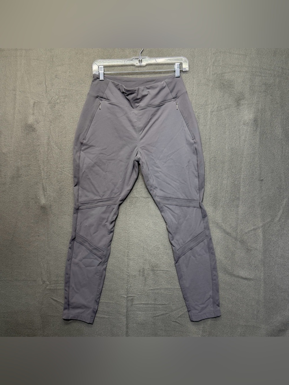 Athleta Gray Highline Hybrid Cargo Tight Pants Size 10p plastic tag hiking pants